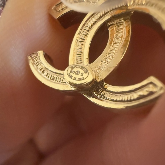 CHANEL Gold Crystal Bow CC Stud Earrings - Picture 7 of 9